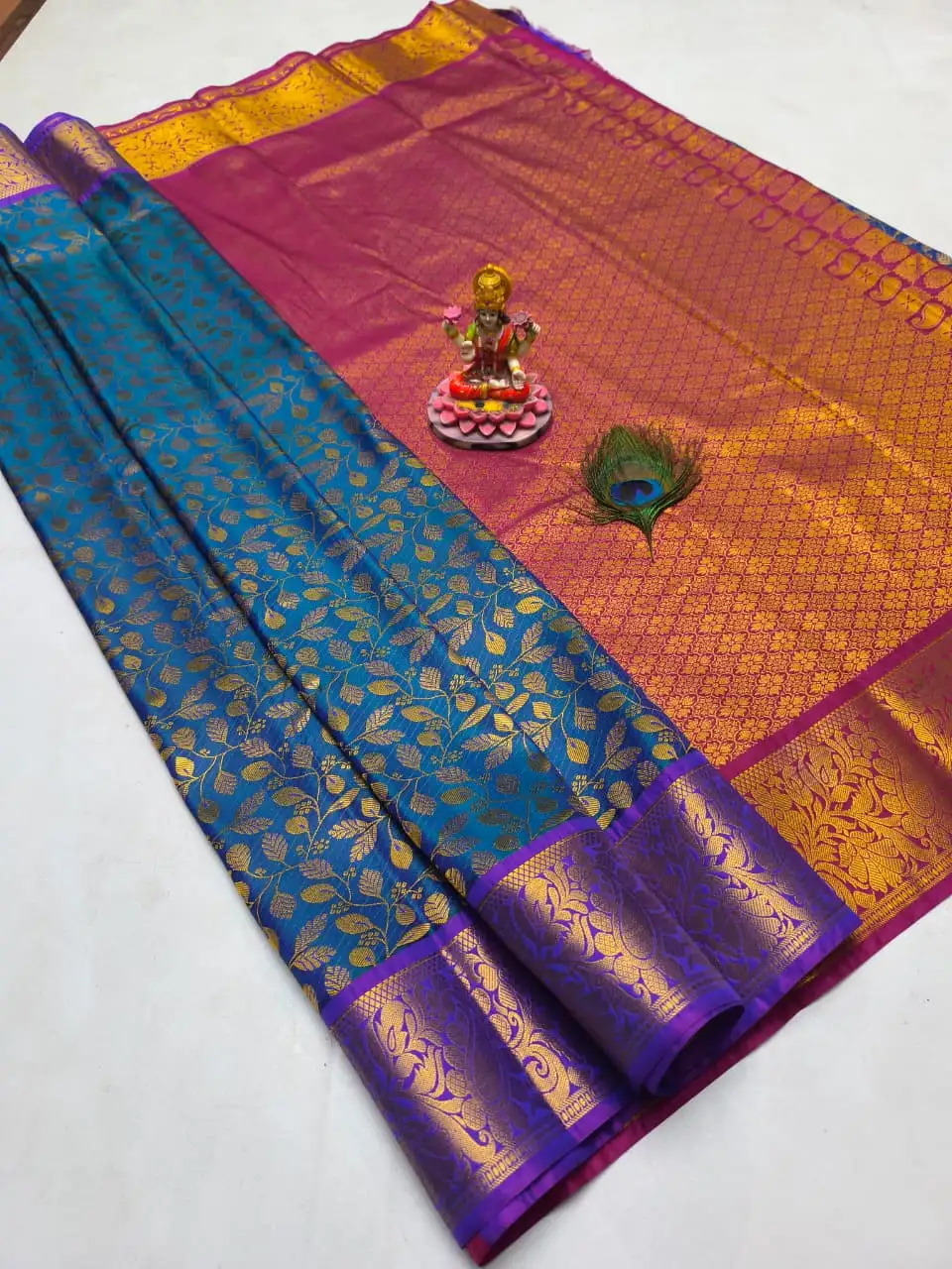 Floral Jaal Zari Contrast Semi Kanchipuram Silk Saree